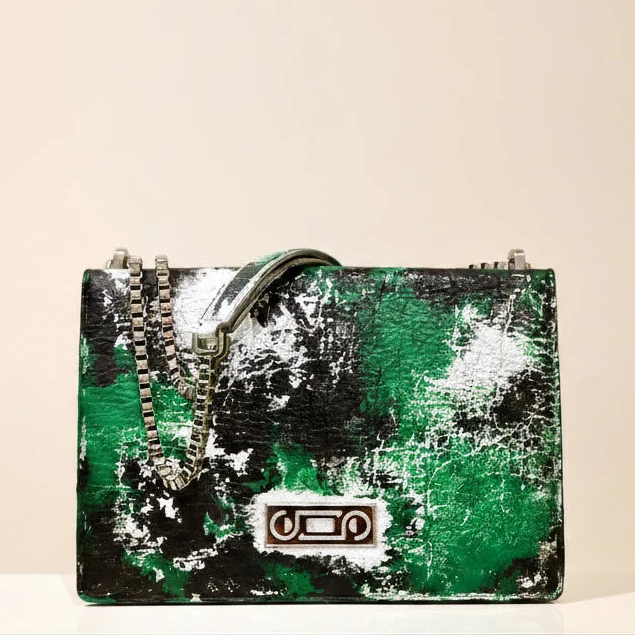 La Borsa Vegana da Spalla Cristiana "Piece of My Heart"