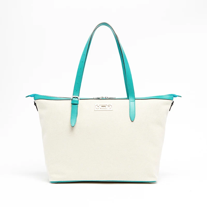 La Shopping in Canvas Giulia