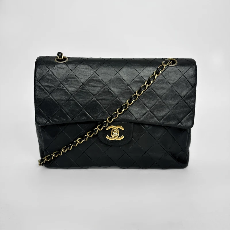 Chanel Classic Flap Bag Medio