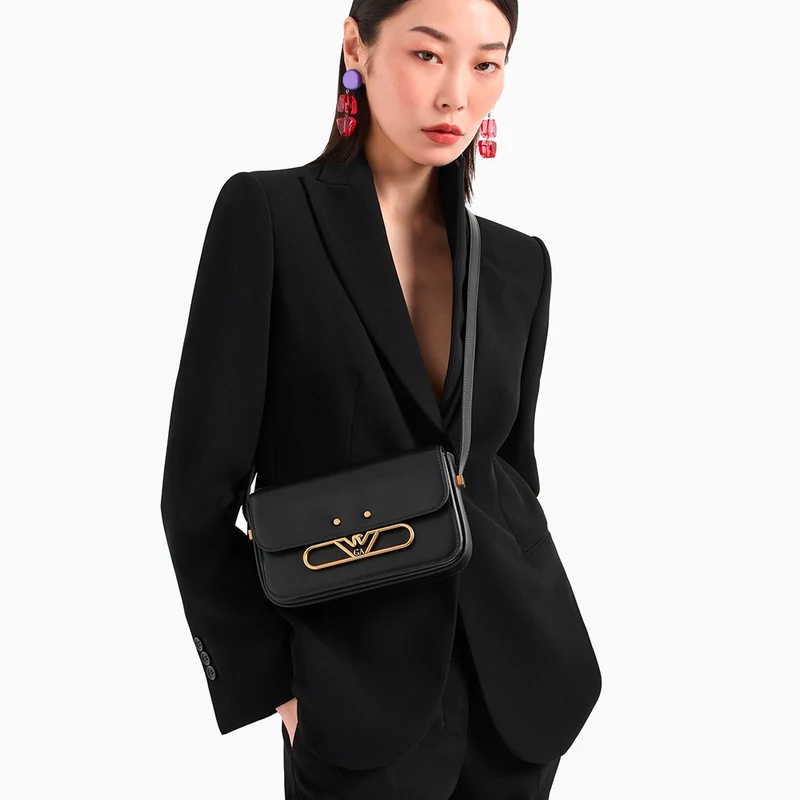 Borsa a spalla in pelle liscia con logo aquila in metallo Nero