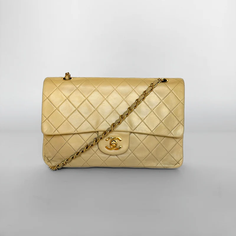 Chanel Classic Flap Bag Pelle di agnello media