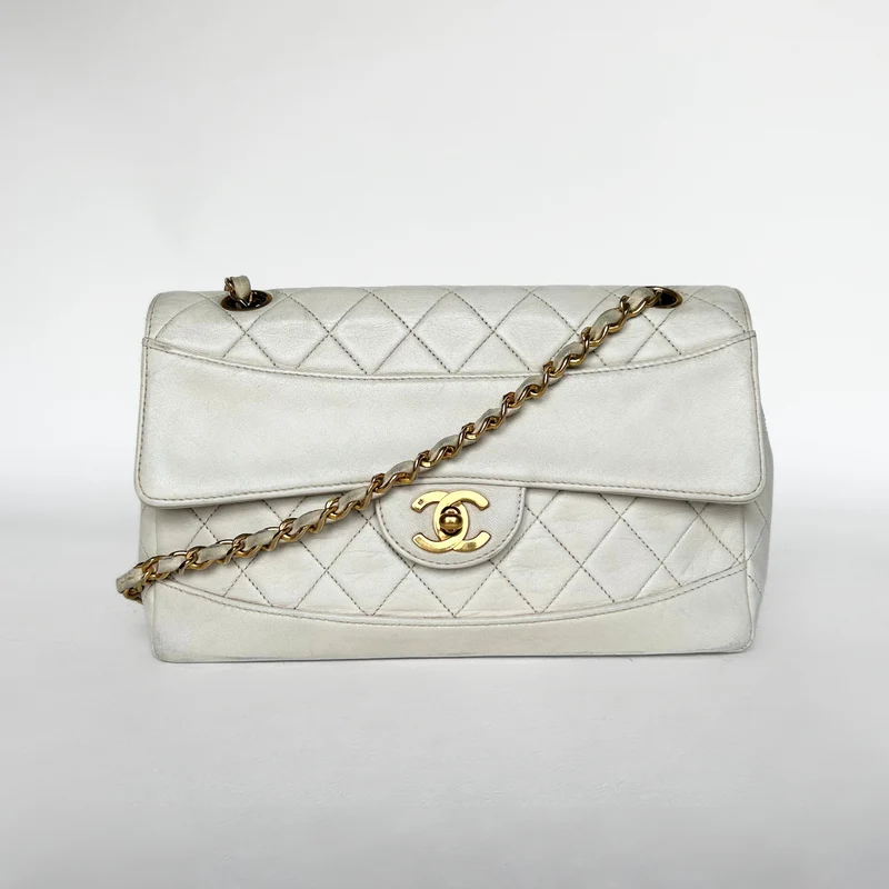 Chanel Diana Flap Bag Pelle di agnello media